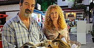 Sokak hayvanları için Türkiye yi geziyor