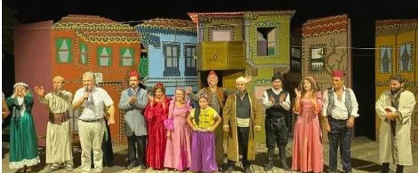 Yeşilköy Halk Tiyatrosu perdeyi açtı