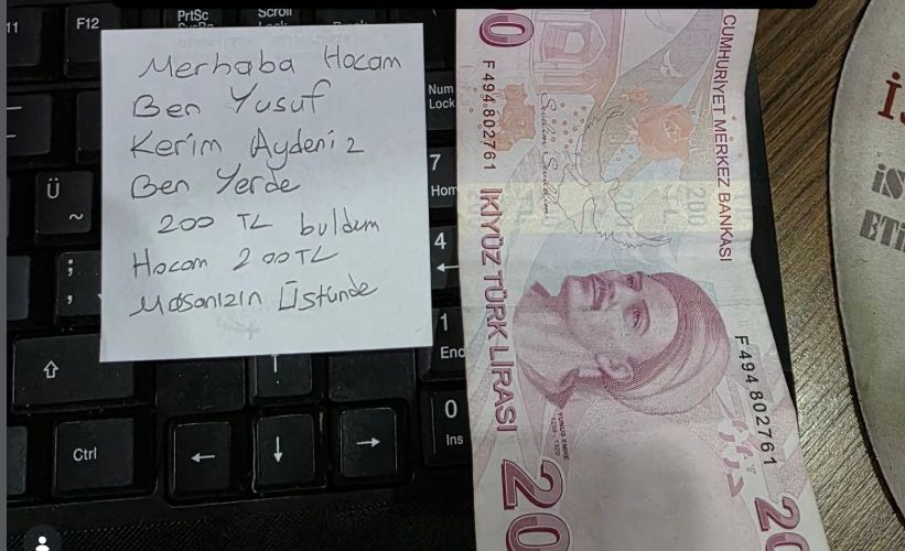 Kaş ilçe Milli Eğitim Müdürünün oğlundan örnek davranış