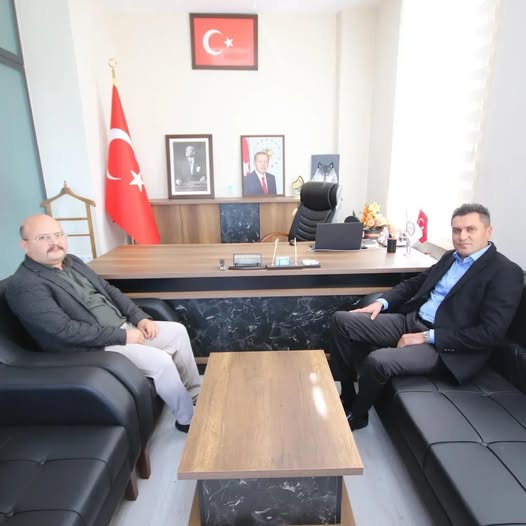 Kaş Kaymakamı Tevfik KUMBASAR, Yeni Hükümet Konağındaki Sosyal Yardımlaşma ve Dayanışma Vakfı Müdürü Ayhan Yıldırım'ı ziyaret etti.