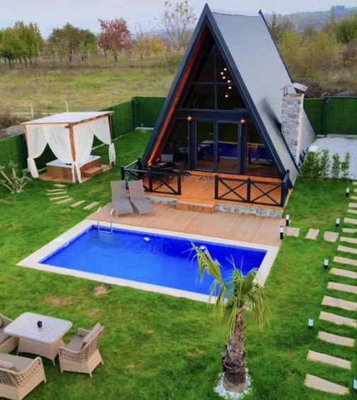 Tarım arazilerinde izin verilecek yapılar yeniden düzenlendi.