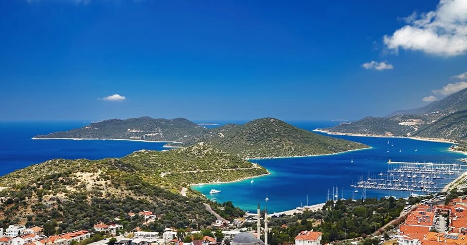 Kaş’ta Her Yıl Tekrarlanan Kaçak Yapı Yıkım İhalesi Yeniden Açıldı, İlan Edildi