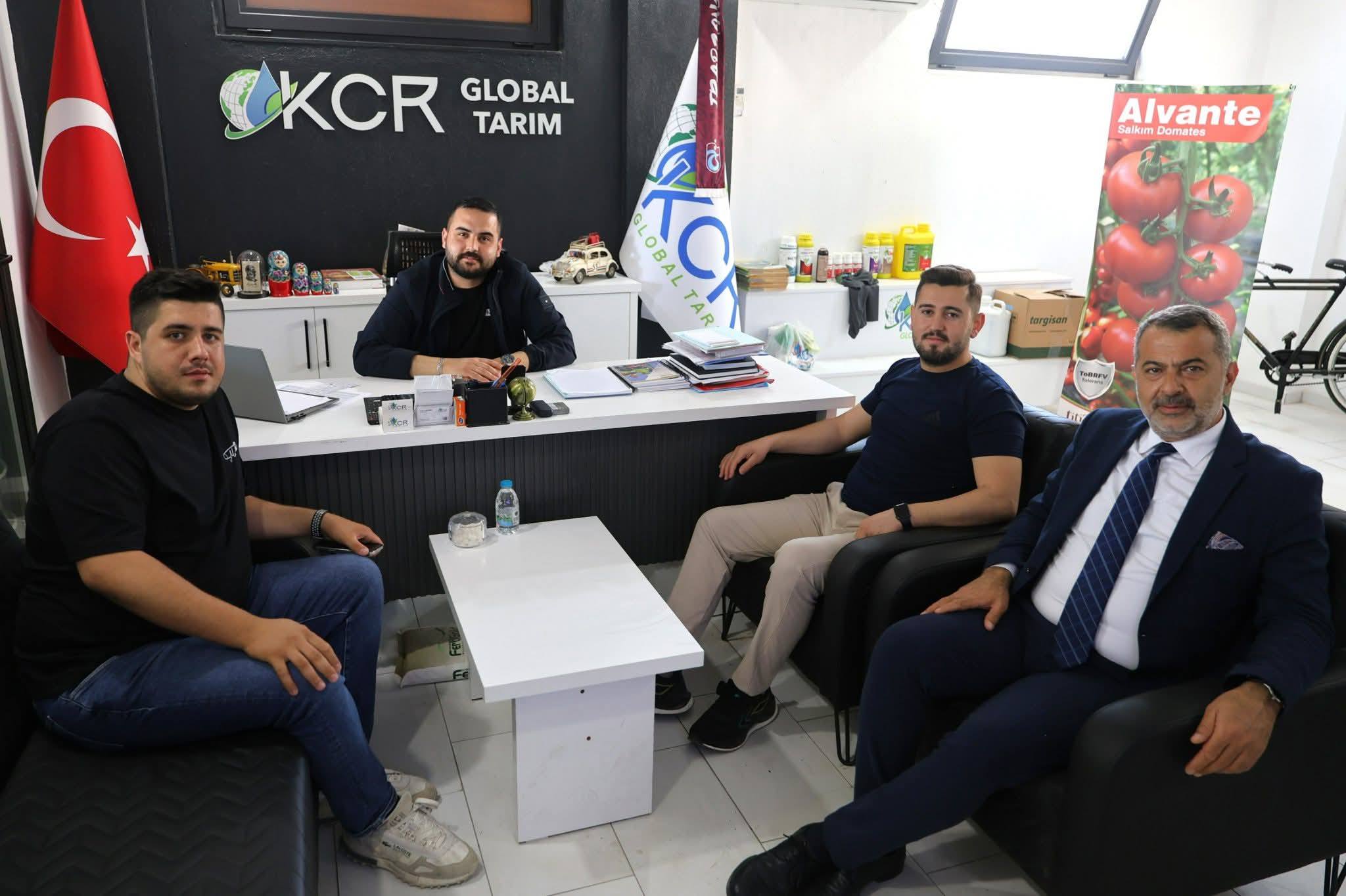 KUTSO Yönetim Kurulu Başkanı Fahri Özen, Kaş ilçemizde faaliyet gösteren üyelere yönelik bir dizi ziyaret gerçekleştirdi.