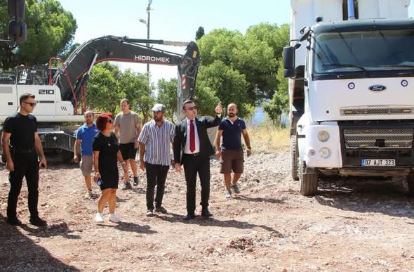 Kaş'a yeni yapılan adalet binasında inşaat çalışmaları sürüyor